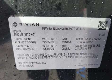 2025 Rivian R1T Ascend Tri Motor Max Pack/Premium Tri Motor Max Pack z USA, uszkodzony, nr VIN 7FCTGCAP0SN040102